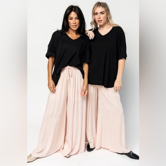 Oversized Casual Black Tee - Picture 3 of 6